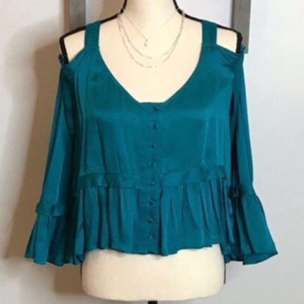 MAEVE BY ANTHROPOLOGIE • SIZE: L • BEAUTIFUL TEAL COLD SHOULDER LONG SLEEVE TOP